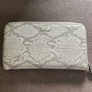 ThirtyOne’s All About the Benjamins Putty Snake wallet